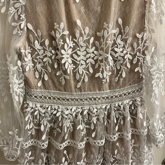 Ivy City Co Cream Lace Midi Dress - Picture 7 of 15